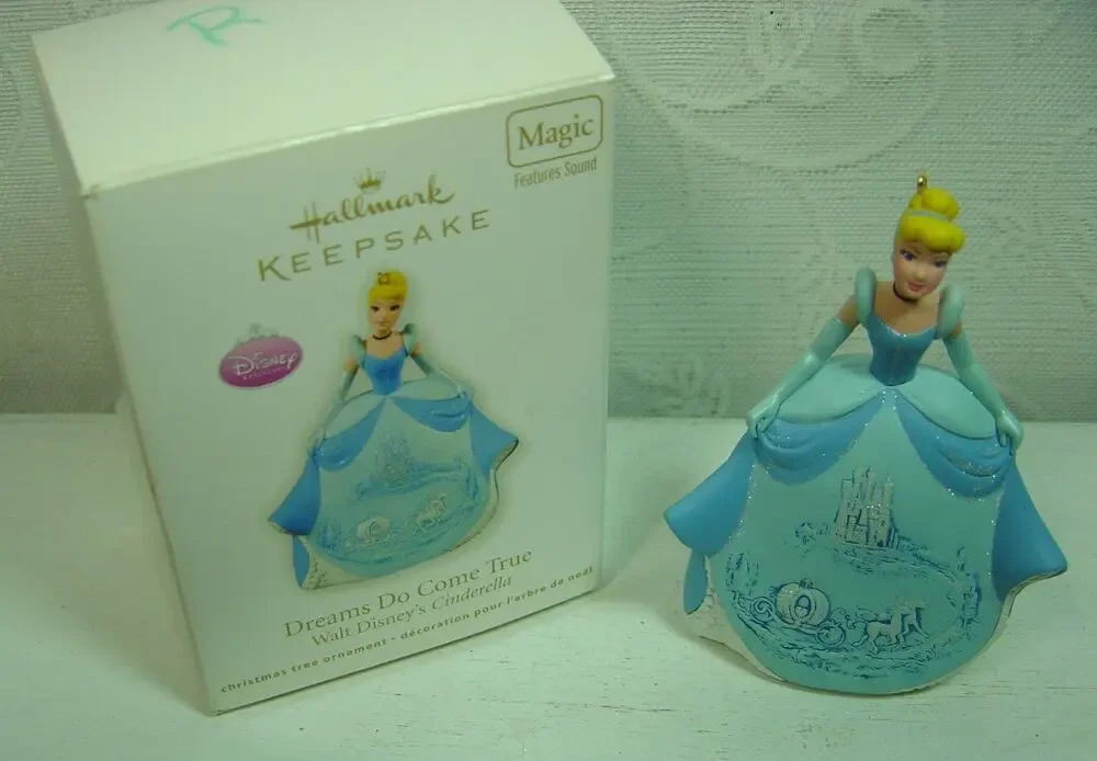 HALLMARK ORNAMENT-MAGIC WITH SOUND-DREAMS DO COME TRUE-CINDERELLA-2011